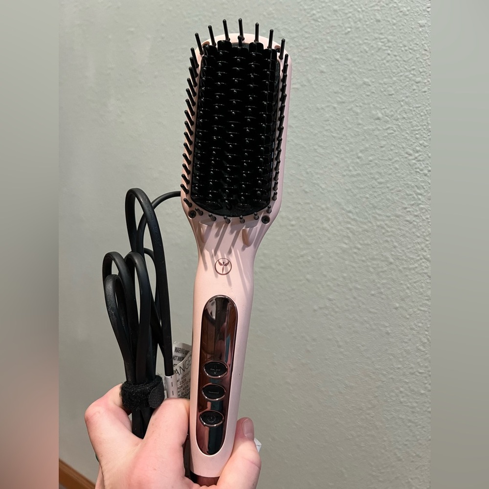 L’ANGE straightener brush
